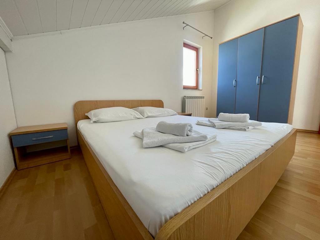 Apartments Hanka Njivice Eksteriør billede